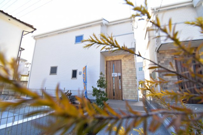 【外観】 | 国立市中3丁目　新築戸建　全7棟　2号棟 | 太陽の恩恵を存分に受けられる邸宅。住まうご家族の心地よさを最優先した意匠をご体感下さい。