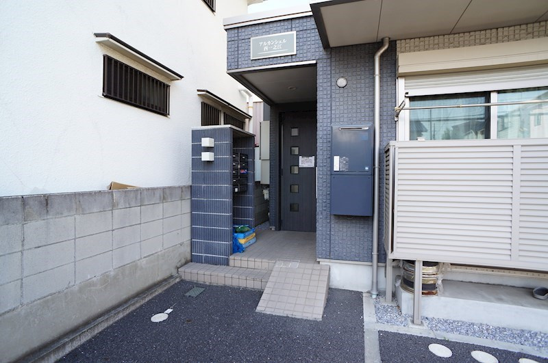 アルカンシェル西一之江のセキュリティ|エントランスはオートロックでセキュリティにも配慮♪