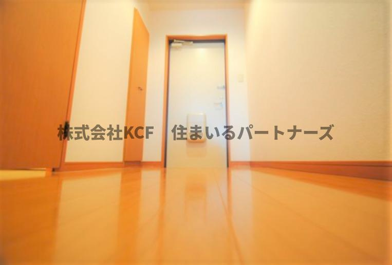 エテルネルソレイユIIIの玄関|収納もある玄関です