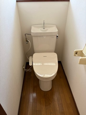 【トイレ】 | コーポ石川B | 温水洗浄便座です