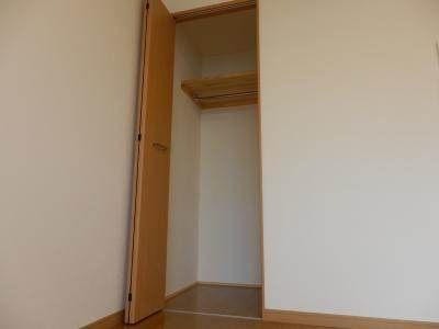 フラッティ梅小路の収納|クローゼット