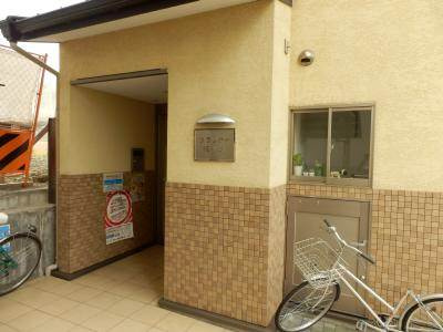 フラッティ梅小路のエントランス