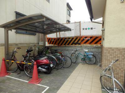 フラッティ梅小路の駐車場