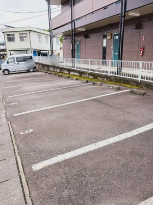 【駐車場】 | パークタウンＥ | カースペースがあります