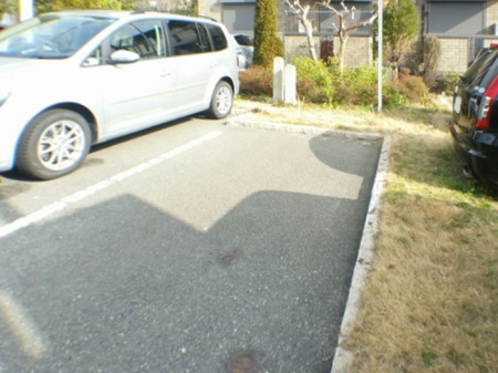 グランボヌール花屋敷 A棟の駐車場|駐車場