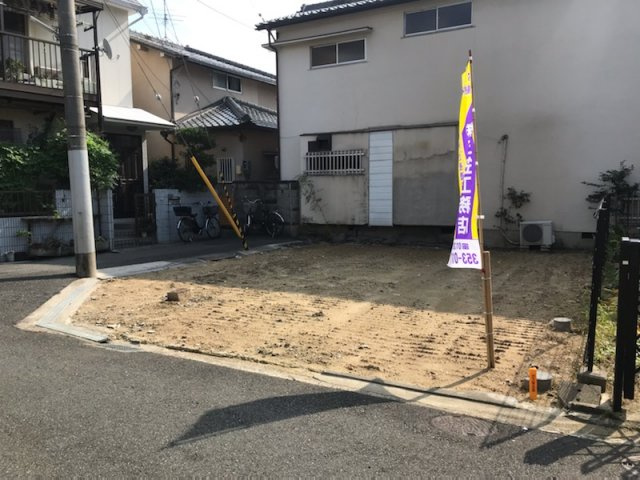 グラッド・タウン泉町２丁目の前面道路含む現地写真|■角地ですよ♪♪

