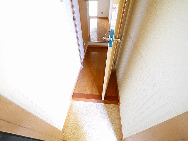 レオ四条大路の玄関|きれいな玄関です