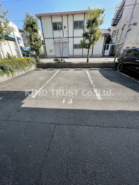 北梅田パーク・レジデンスの駐車場|駐車場に車を止められます