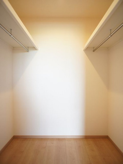 【収納】 | コンフォートヴィラ | ウォークインクロゼット付きでお部屋はスッキリ♪