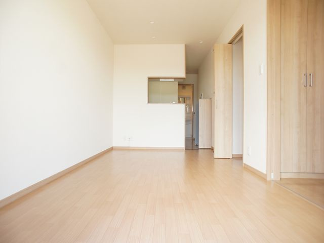 【居間・リビング】 | コンフォートヴィラ | ダウンライト付きのオシャレなＬＤＫです♪