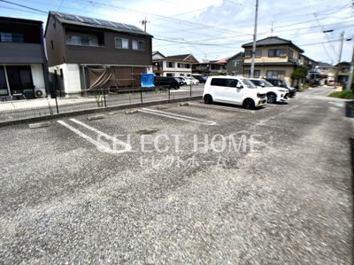 【駐車場】 | ボヌールアベニール | 駐車場があるので、車を買う予定の方も安心です