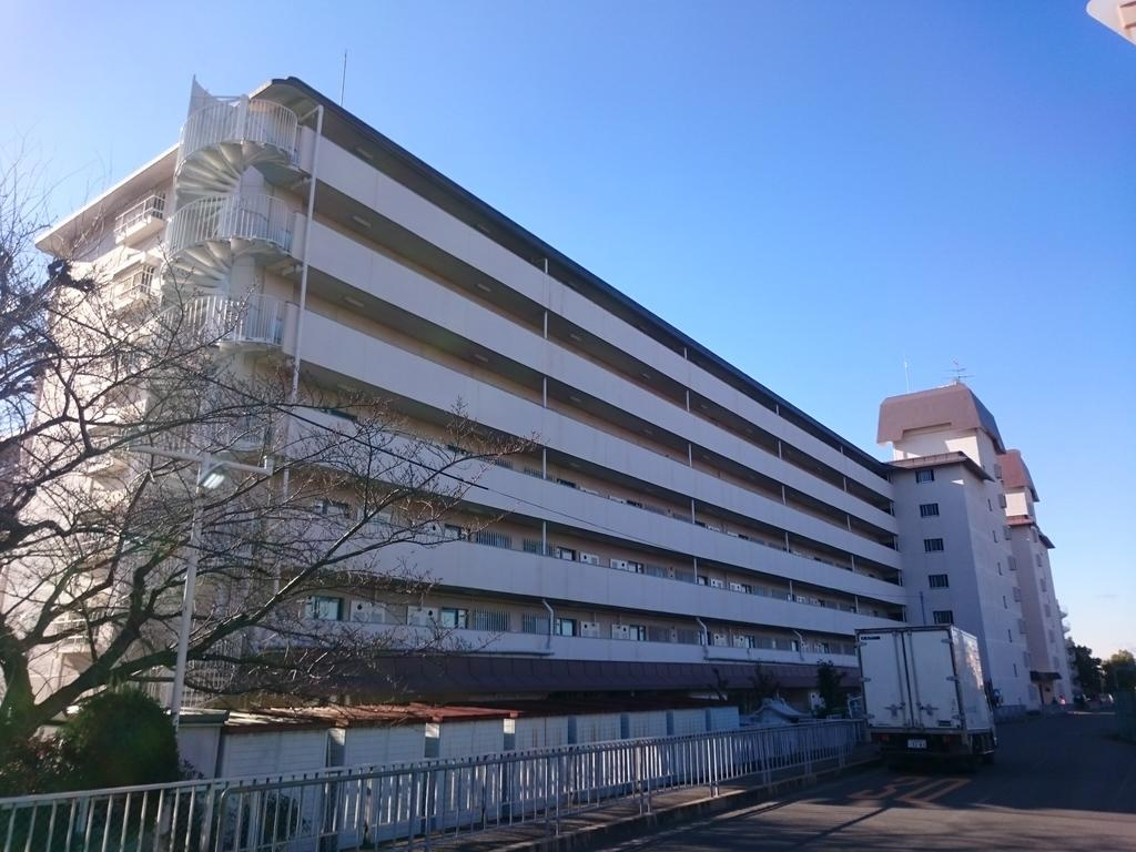 箕面市半町３丁目の賃貸マンションの外観