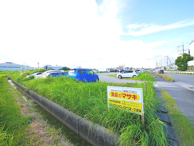 M・EモータープールCの外観