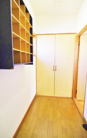 南荻島佐藤貸家の収納|和室奥にあるサービスルームです♪