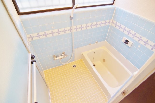 南荻島佐藤貸家の浴室