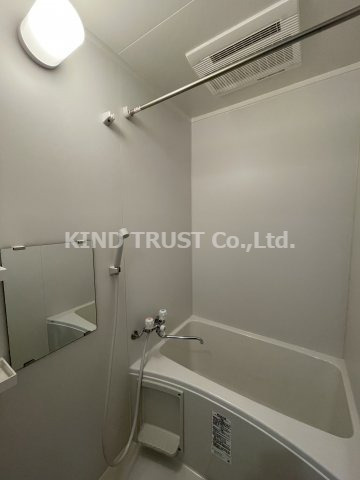 ローツェⅡの浴室|落ち着いた空間のお風呂です