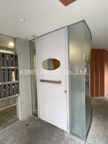 ローツェⅡのエントランス|毎日通るエントランスはこのようになっています