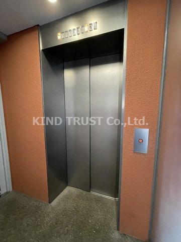 ローツェⅡのロビー|毎日通るロビーはこのようになっています