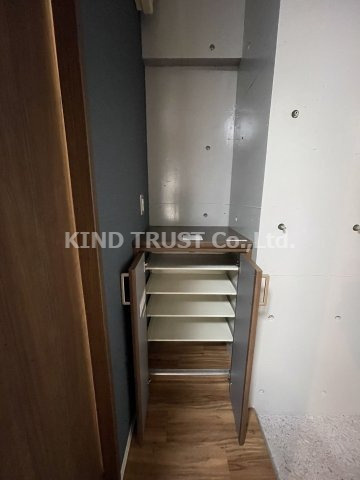 ローツェⅡの玄関|シューズボックスです