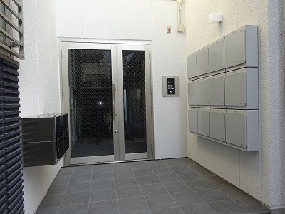 【エントランス】 | レジーナ吹田 | 綺麗なエントランスです