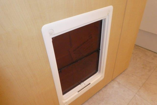 シエロガーデン倉敷Bの設備|ペット用くぐり戸