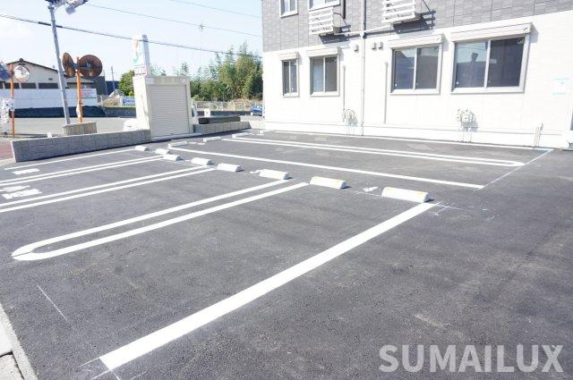 合志市須屋のアパートの駐車場