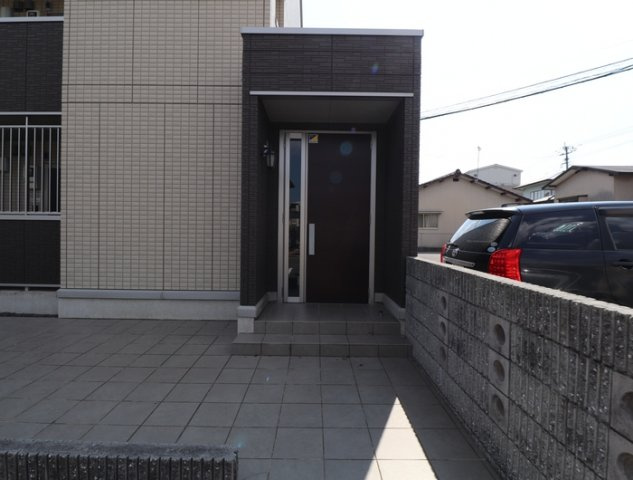熊本市東区御領４丁目のアパートのエントランス