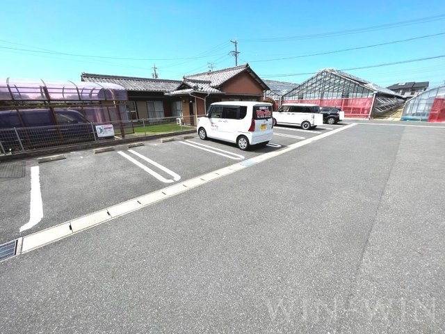 アルモニー28の駐車場