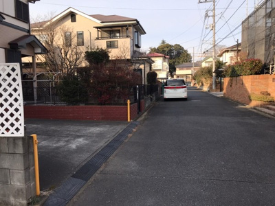 【前面道路含む現地写真】 | 守谷市松ケ丘６丁目　中古一戸建て
