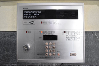 【エントランス】 | オートロック付き