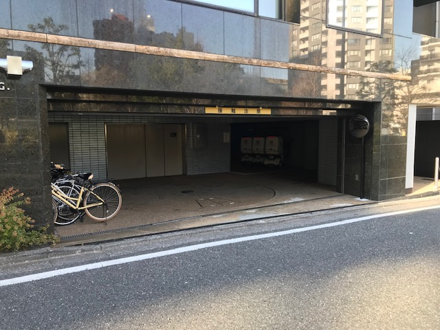 新宿福智ビルの駐車場