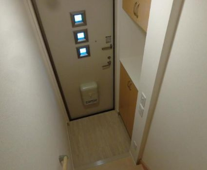 アレイひまわりの玄関