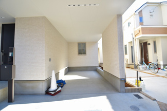 【駐車場】 | 現地見学や資料請求などお気軽にお問合せ下さい。
周辺環境とあわせて現地もご案内致します。