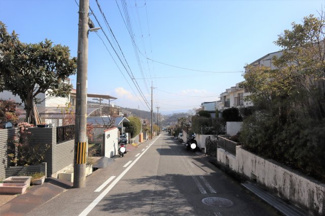 【前面道路含む現地写真】