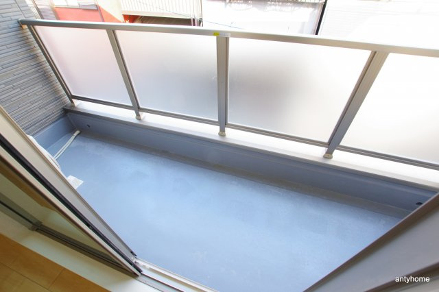 クレスト神崎川のバルコニー