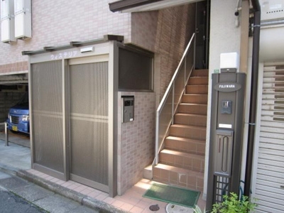 【エントランス】 | ウィステリア