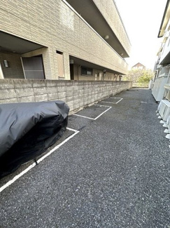 【その他共用部分】 | 敷地内にあるバイク置き場です！バイクをお持ちの方にもオススメです♪