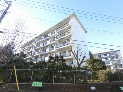 【外観】 | たまプラーザ団地４街区１号棟 | 総戸数２０戸、１９６８年３月築、管理人は日勤勤務につき管理体制良好です♪
