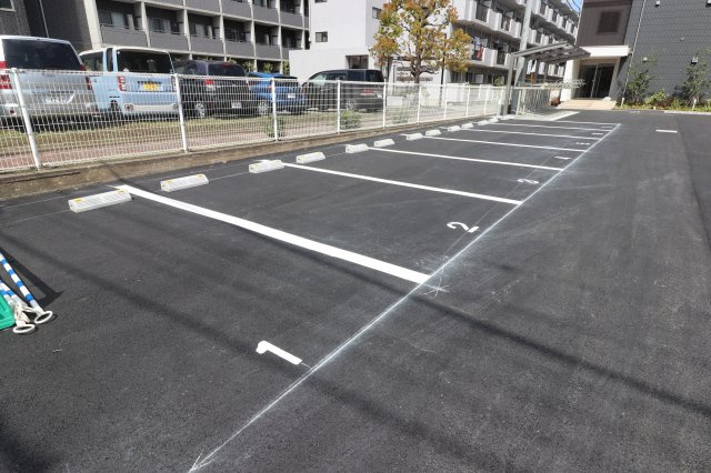 エバーグリーンフォレストの駐車場