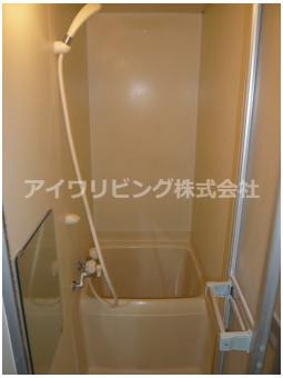 ニュータウンハウスの浴室|【ニュータウンハウス】