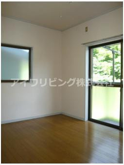 ニュータウンハウスの洋室|【ニュータウンハウス】