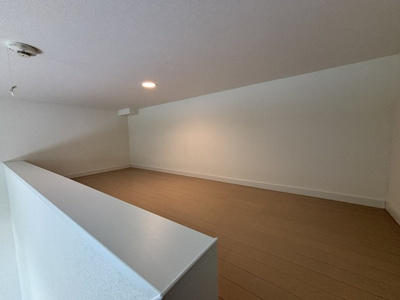 【収納】 | アトレ三田 | 洋室6帖のお部屋にある3帖のロフトスペースです！ベッドや収納スペースとしても使えて便利です☆