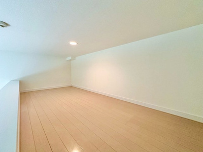 【収納】 | アトレ三田 | 洋室6帖のお部屋にある3帖のロフトスペースです！ベッドや収納スペースとしても使えて便利です☆