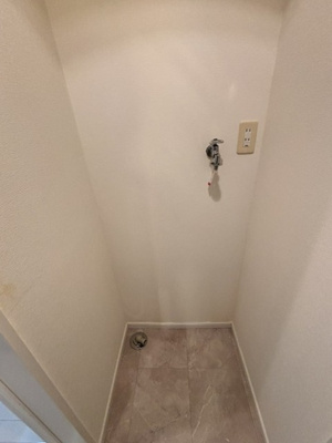 【設備】 | アトレ三田 | 脱衣所にある室内洗濯機置き場です♪室内に置けるので洗濯機が傷みにくい☆