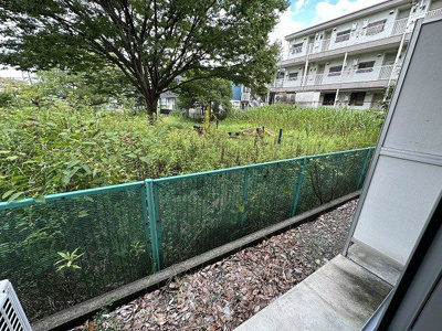 【庭】 | アトレ三田 | テラスは東向き！すがすがしい朝日がお部屋に入ってきます☆お洗濯物を干したり、気分転換をするにもおすすめです☆