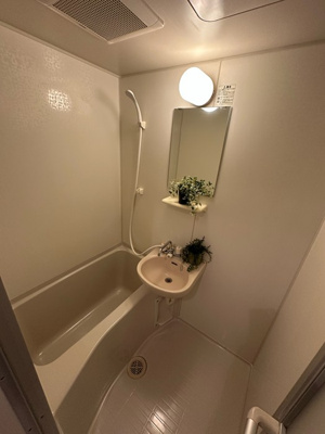 【浴室】 | アトレ三田 | バスルームは洗面台付きの2点ユニットです♪お風呂に浸かって一日の疲れもすっきりリフレッシュ☆