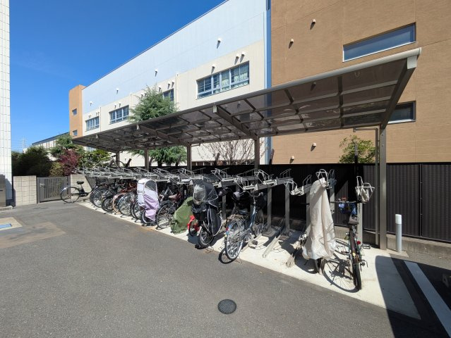 エバーグリーンフォレストの周辺