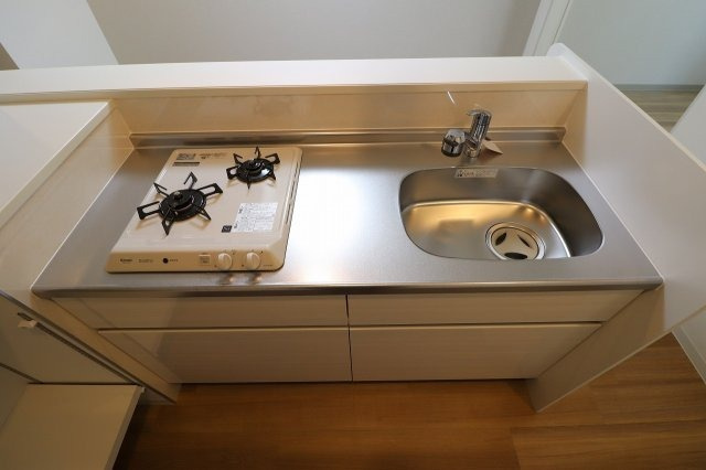 Parvis Flora Tsurumiのキッチン