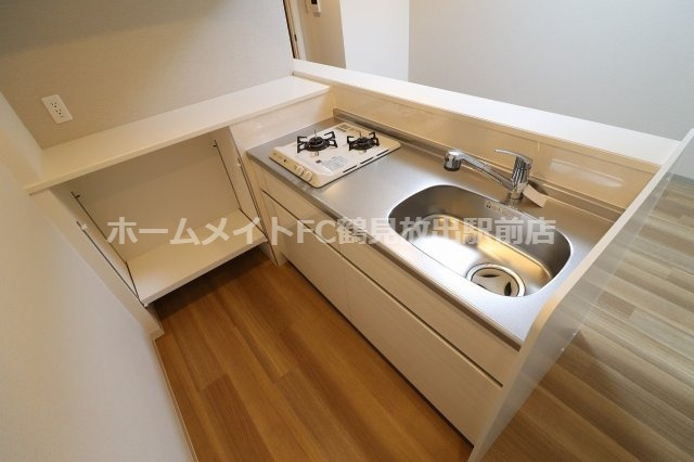 Parvis Flora Tsurumiのキッチン