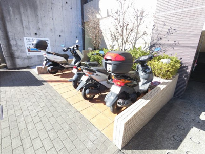 【その他共用部分】 | ネバーランド青葉台 | バイク置場です。